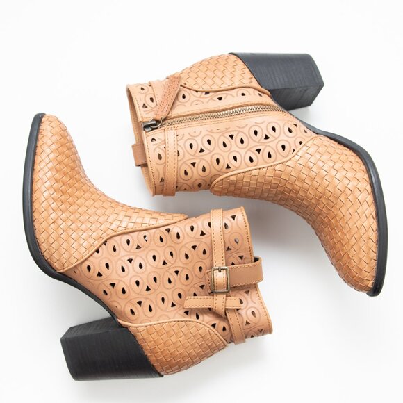 Dingo Be Famous Western Bootie Leather Boots Cutout Basket Weave Tan Size 10 - Picture 3 of 8